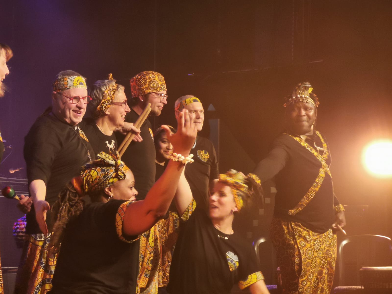 Groupe Doo Nú Wé, percussions et danse africaine, sous la direction de Freddy Tingo