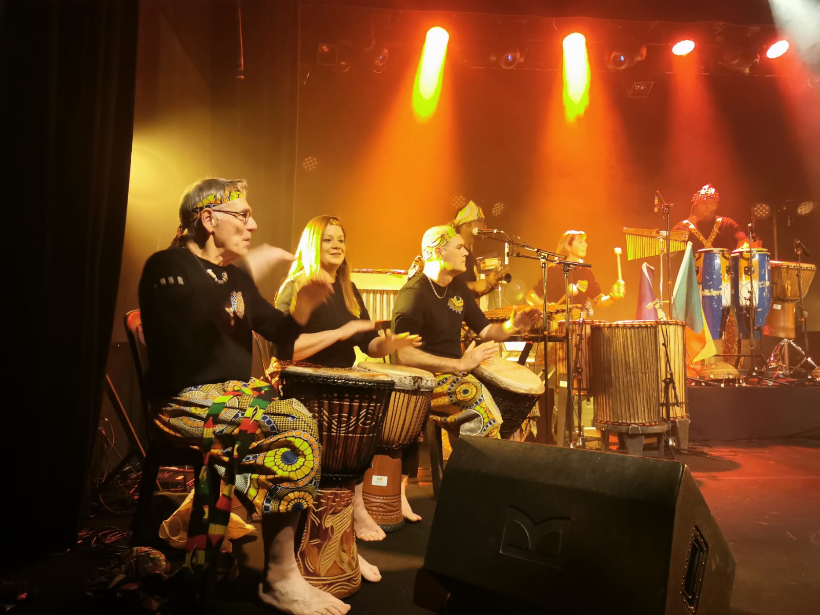 Groupe Doo Nú Wé, percussions et danse africaine, sous la direction de Freddy Tingo